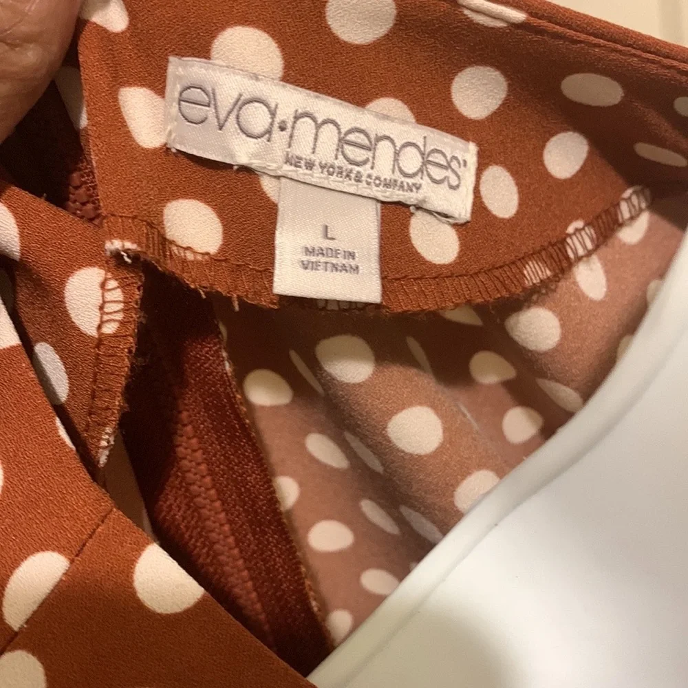 Eva Mendes NY&Co 2 Piece Outfit - Picture 5 of 10